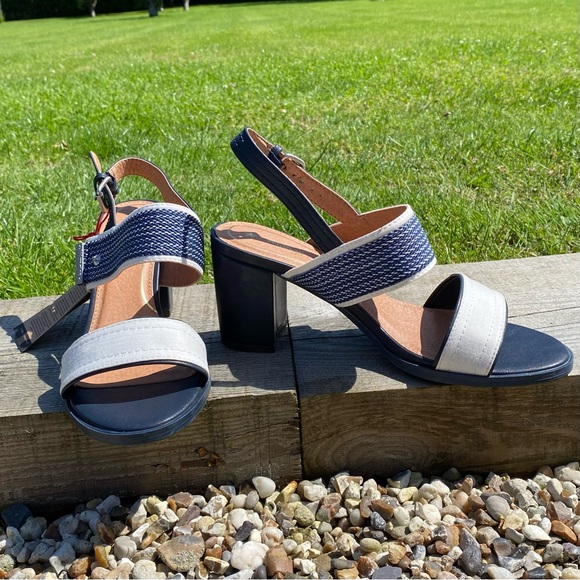 BNWT Boxed Wrangler Size 6 Sunny Dayla Block Heeled Sandals White Chunky Straps - Picture 3 of 15